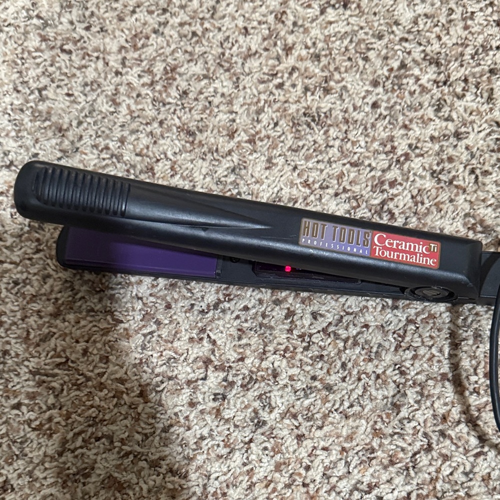 Hot Tools Ceramic Tourmaline Hair Straightener - Black and Purple